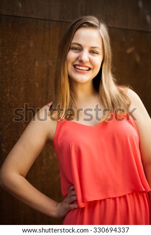 High school senior girl headshot portrait smiling