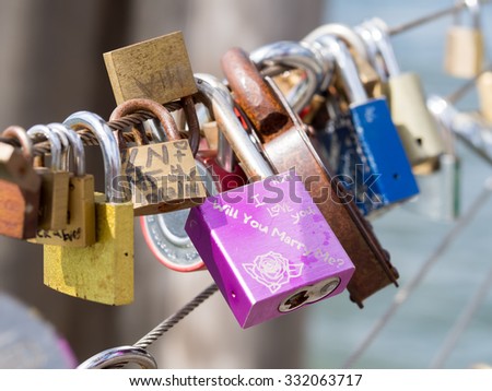 Love padlocks at the Brooklyn Bridge in New York City