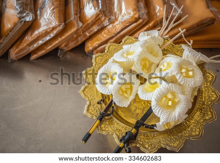 Image of Artificial flowers used during a funeral
