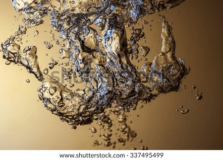 water and  bubbles