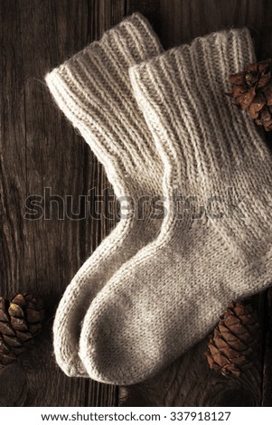 Knitted wool socks with cone vertical