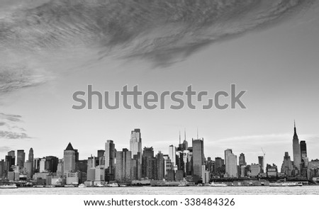 photo new york city skyline over hudson river