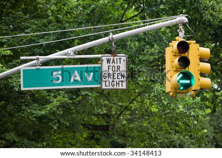 traffic lights at 5th Avenue in New York City