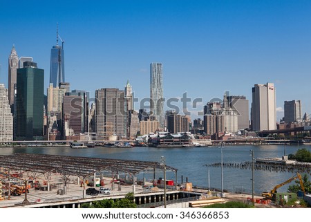 Manhattan skyline from promenade on Brooklyn side - New York, NYC