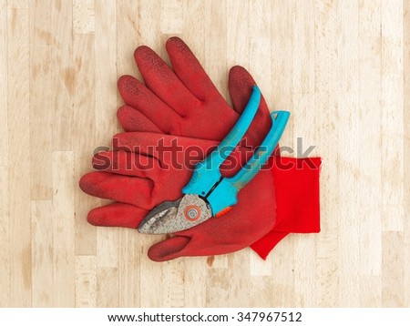 A studio photo of gardening gloves