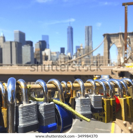 Locks on Brooklyn bridge