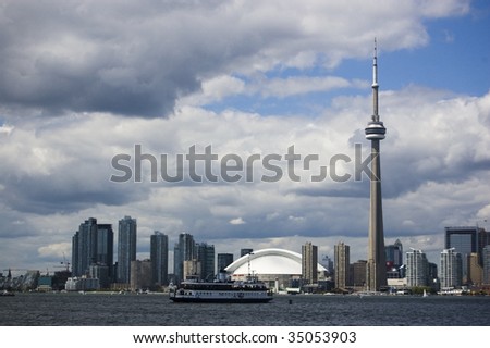 Toronto cityline,  CN tower / cityscape