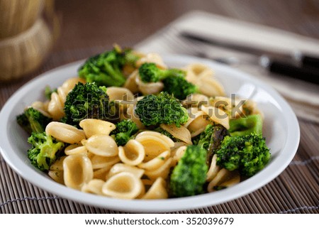 Pasta with broccoli