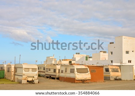 Photo Picture of a Caravan Park in the Desert