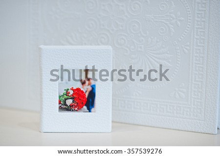 White wedding flash drive box