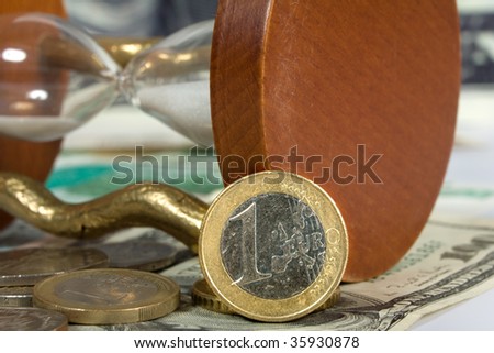 composition with money and miscellaneouses accessories