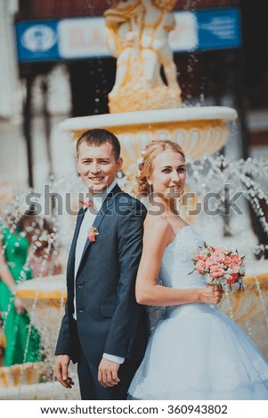 wedding couple with  Fountain 