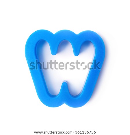 Single W letter form isolated
