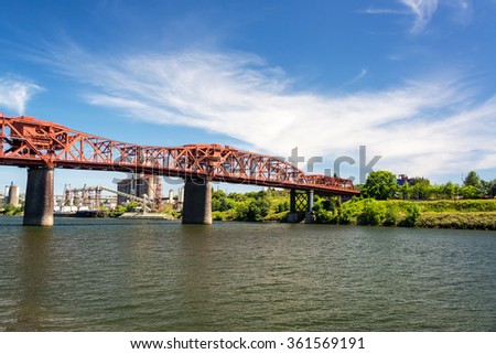 View of the Willamette River and the Broadway Bridge in Portland, Oregon