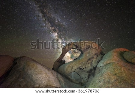 milky way at mobius / catching the galaxy inside the mobius arch in alabama hills