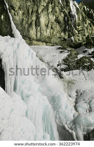 froze waterfall