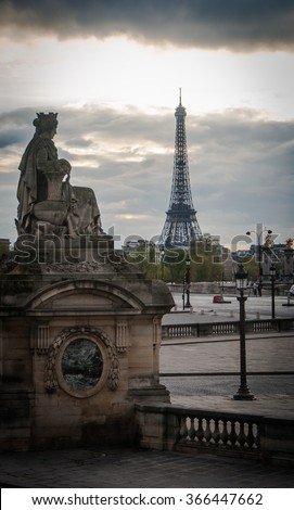 Picture of the Eiffel tower from the Place de la Concorde in Paris, France