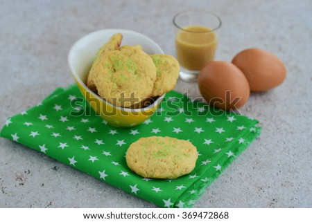 Eggnog cookies with eggnog liquor