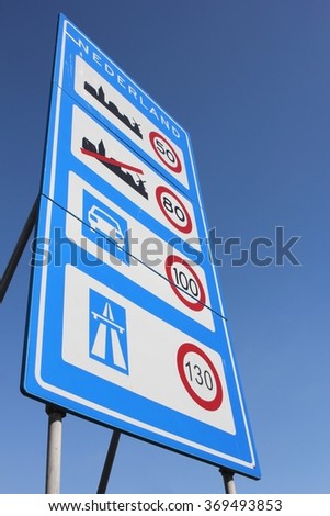 Dutch road sign: information at customs (translation: Netherlands)