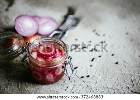 pickled onion
