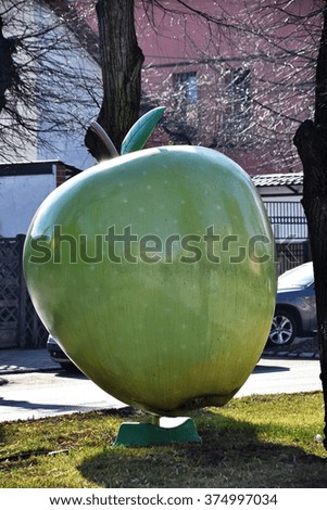 Big green apple fiber plastic ,artificial shiny green  apple in Bistrita, Romania