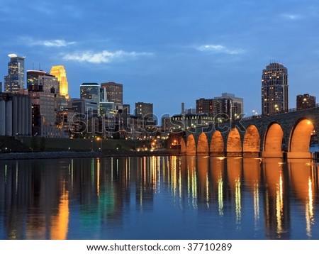 Stone Arch bridge and Mississippi river in downtown Minneapolis