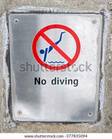 board with prohibition of diving