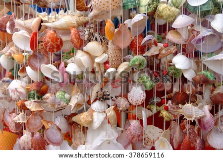 Handicrafts produced by the shell wall