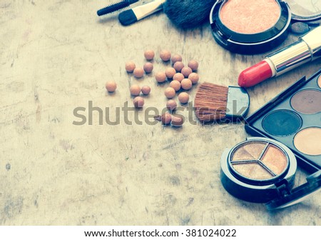 Accessory for make up/toned photo

