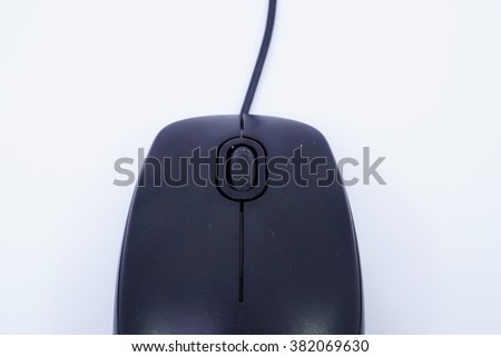 a black pc mouse