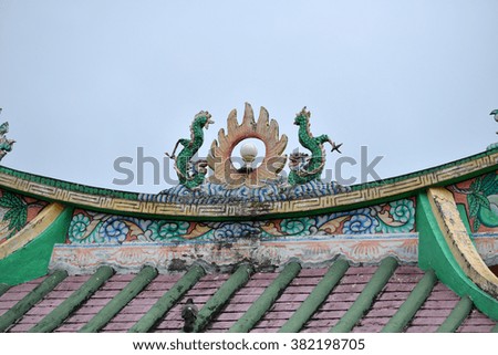 Dragon on a roof
