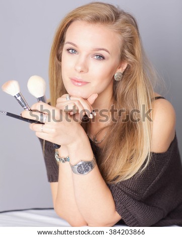 makeup artist
