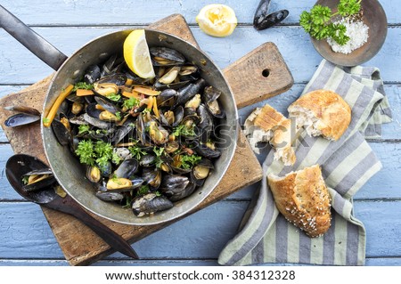 Sailors Mussel in Casserole Royalty-Free Stock Photo #384312328