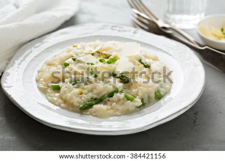 Asparagus lemon risotto with parmesan and lemon zest