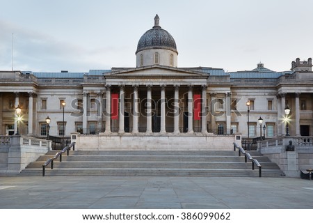 The National Gallery building in the early morning in London, nobody Royalty-Free Stock Photo #386099062