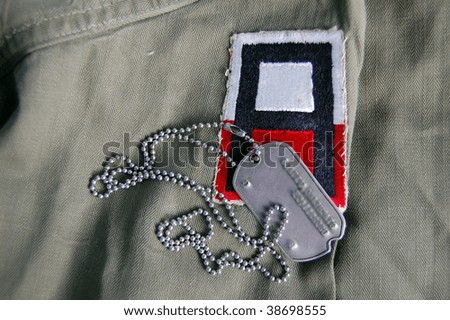 US uniform and dog tag
