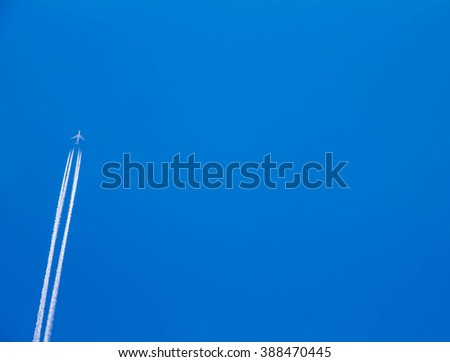 The plane was in the blue sky, Rainmaking in The day that the sky clear Under the sunlight of sun.