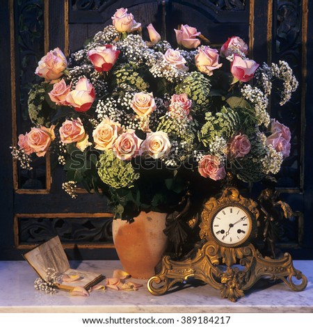 Bouquet of long-stemmed roses