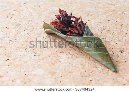 Dried Champaka flowers in banana leaf/natural herb/Dried White Champaka for herbal medicine 