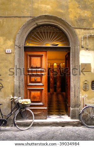 Exterior of an old house in Italy Royalty-Free Stock Photo #39034984