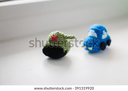 Knitted car and tank