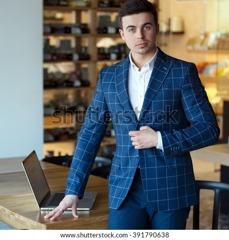 businessman at the computer 