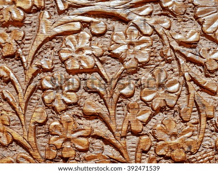 Flowers carved in wood, handmade