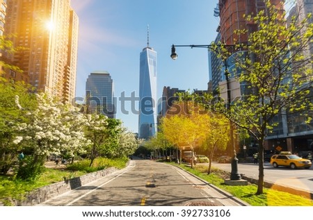 Manhattan financial district cycle path and One World Trade Center, New York, USA