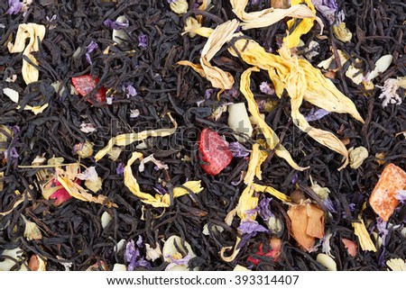 Mixed black and green tea with dry rosehip berries, calendula, sunflower petals