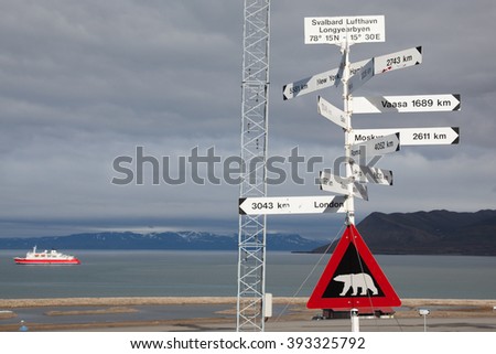 Sign polar bear. Pointer Svalbard. Norway.