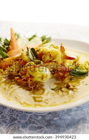 Thai food, yellow curry with prawn

