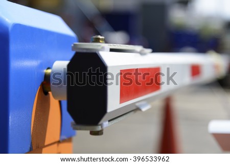 Selective focus of auto gate barrier on the car parking