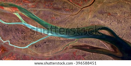 algae, allegory, tribute to Picasso, abstract photography of the Spain fields from the air, aerial view, representation of human labor camps, abstract, cubism, abstract naturalism,