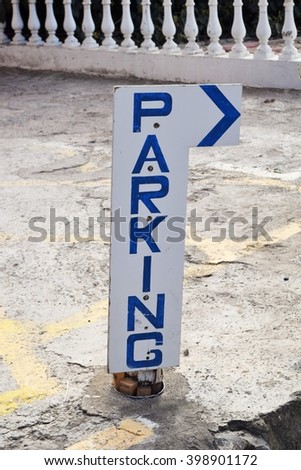 Please turn right to the parking place